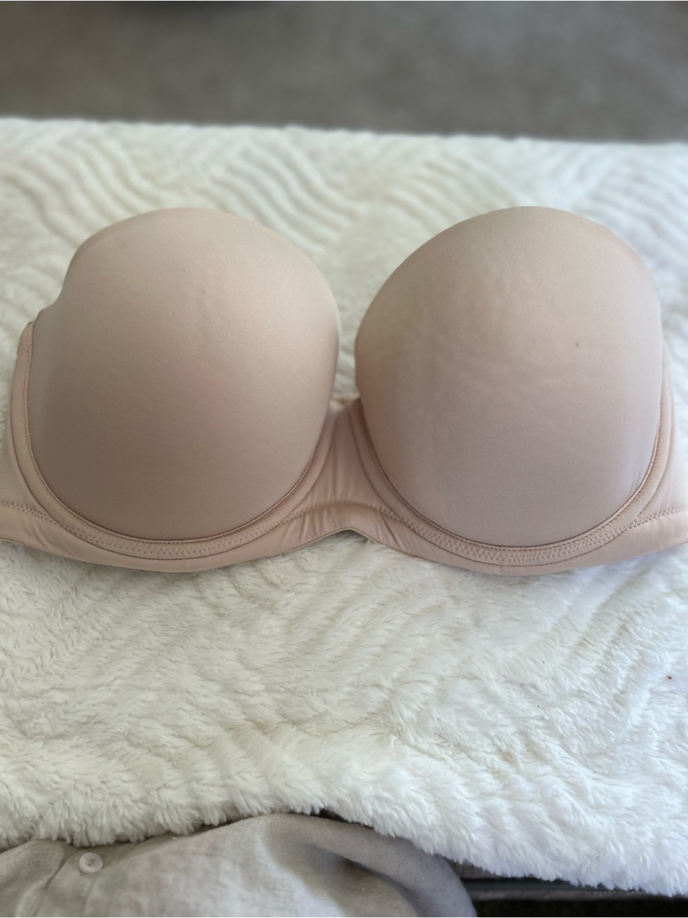 Wacoal Padded Strapless Underwire Bra. Supportive. Structured. 38DD